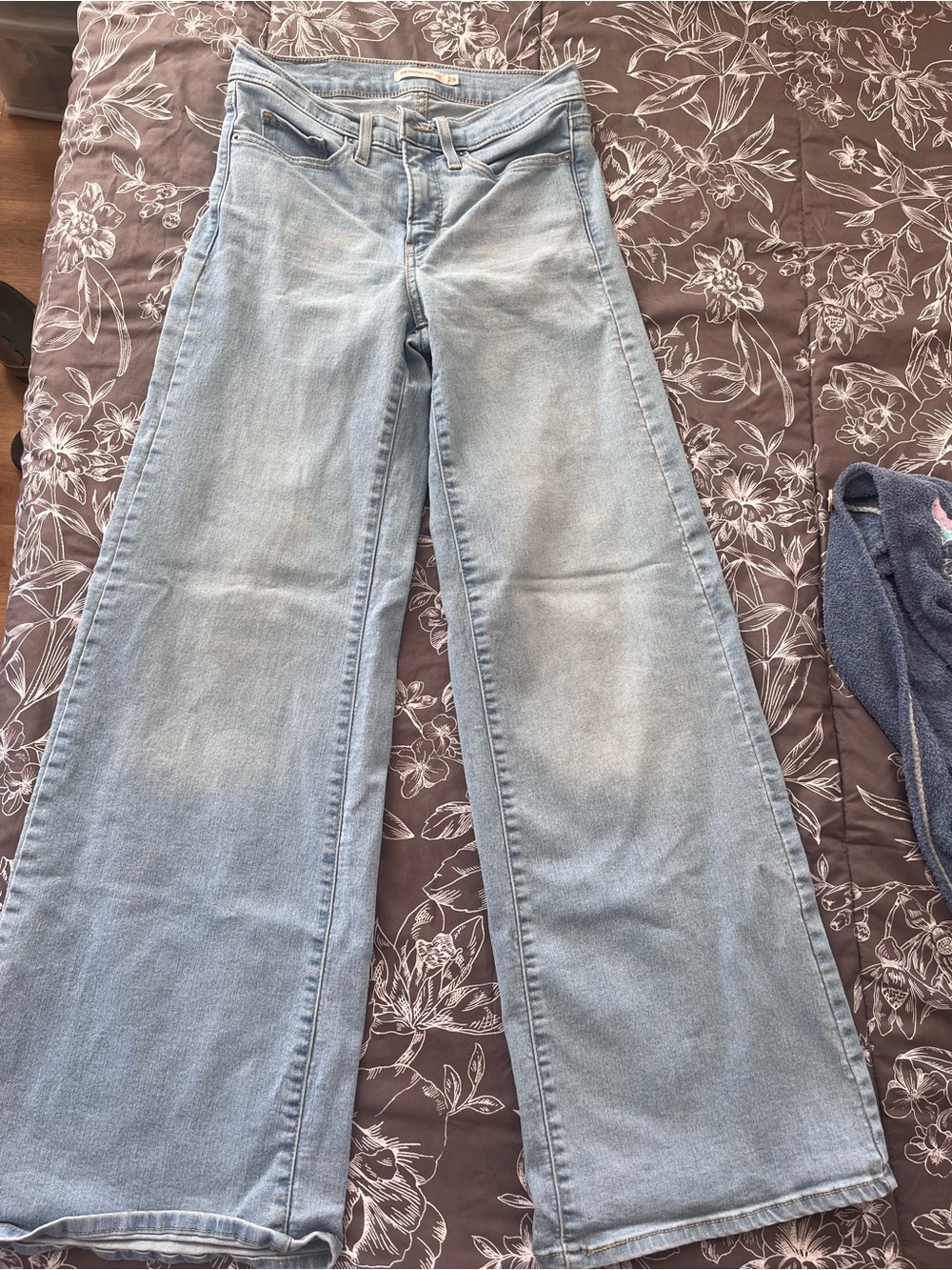 Wide-Leg High-Rise Women's Jeans in Light Blue